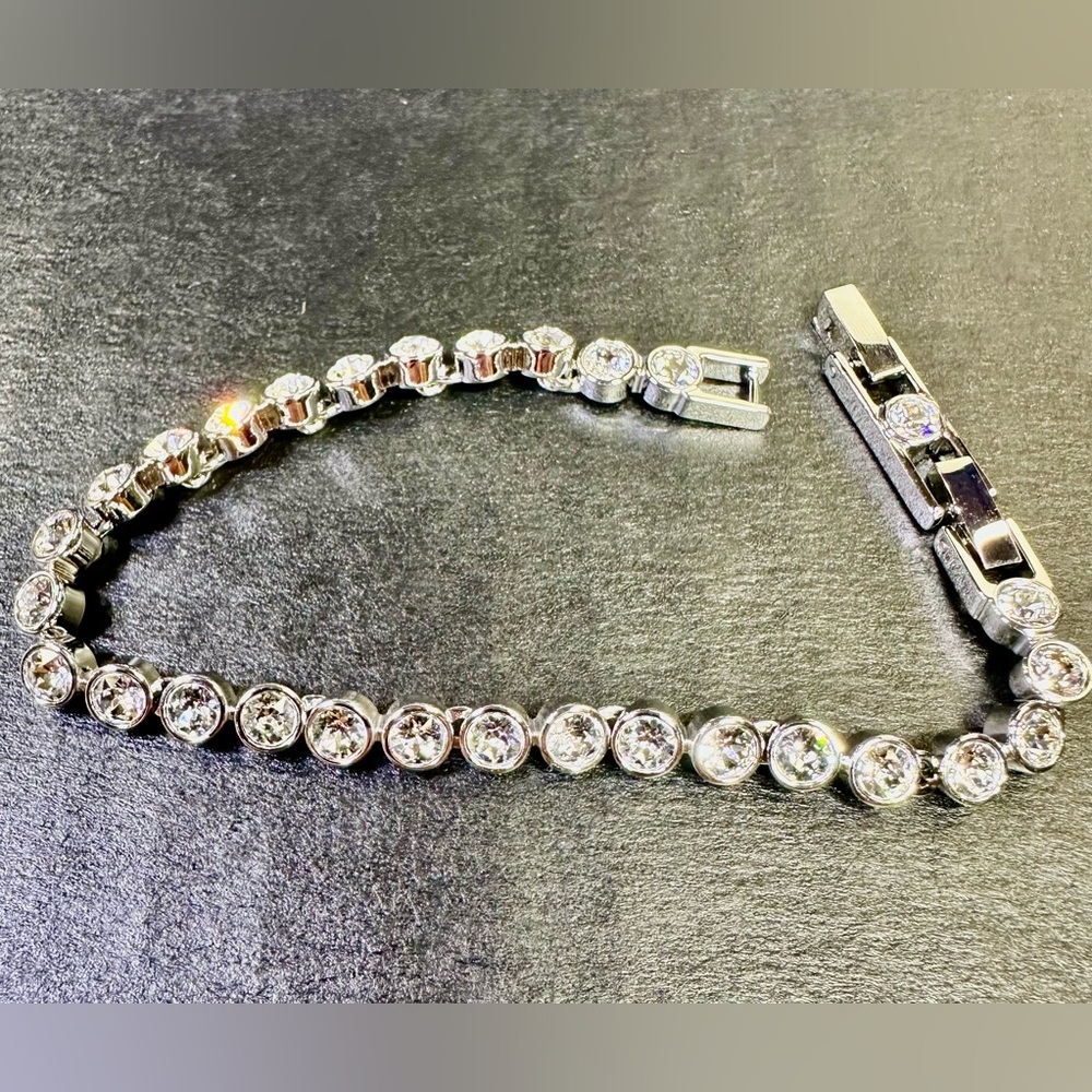 Swarovski Silver “Emily” Tennis Bracelet w/Crystals 6.75” + 1” Extender Lot#423 - Picture 4 of 8